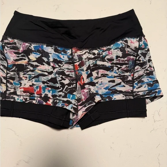 Lululemon Break Free Short Culture Clash Multi Black size 6 - Picture 6 of 8